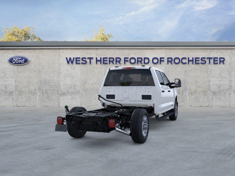 New 2026 Oxford White Ford XLT image 8