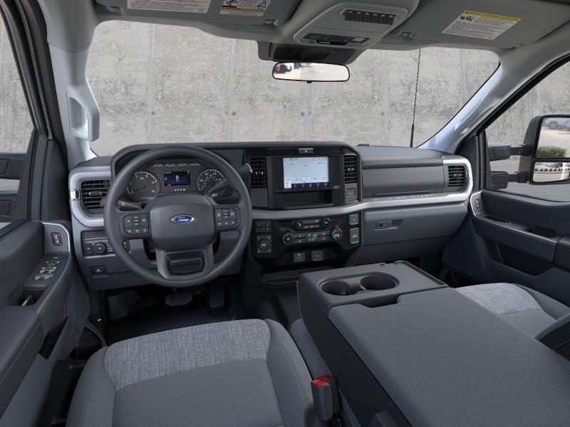 New 2026 Oxford White Ford XLT image 9