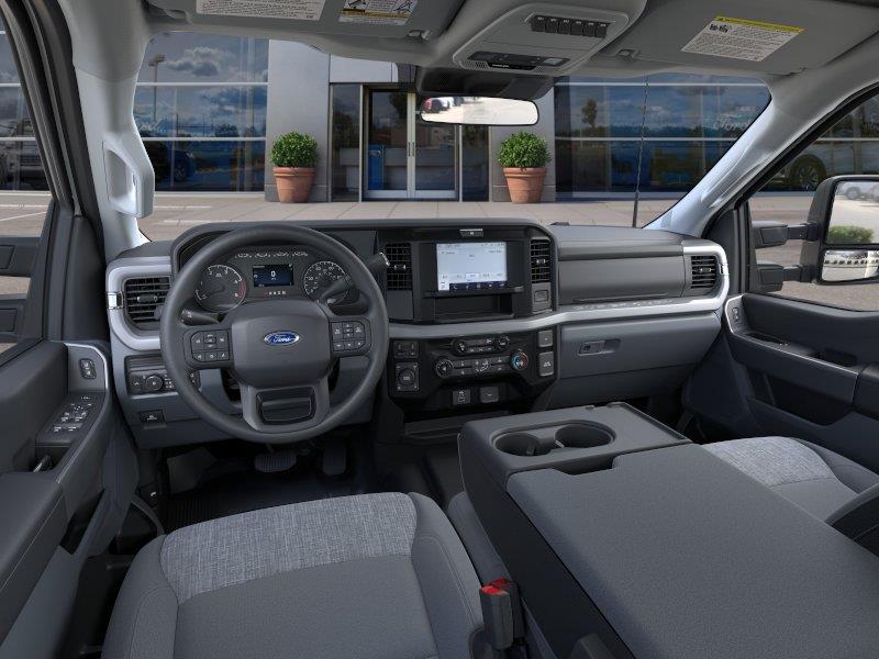 New 2026 Oxford White Ford XLT image 9