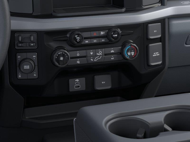New 2026 Oxford White Ford XLT image 15