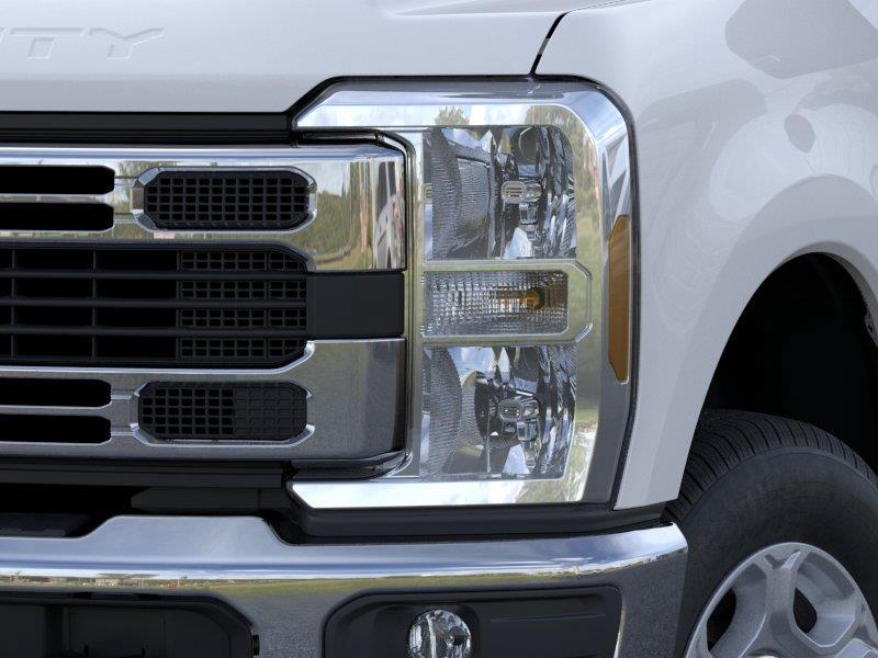 New 2026 Oxford White Ford XLT image 18