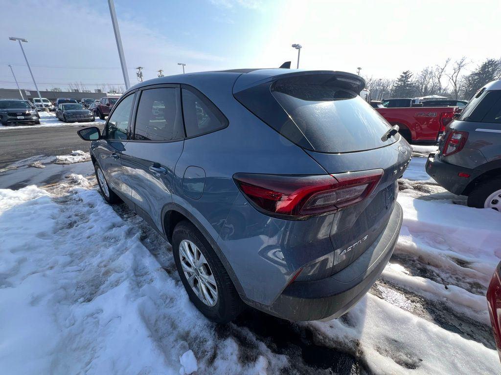 Used 2025 Vapor Blue Ford Active image 2