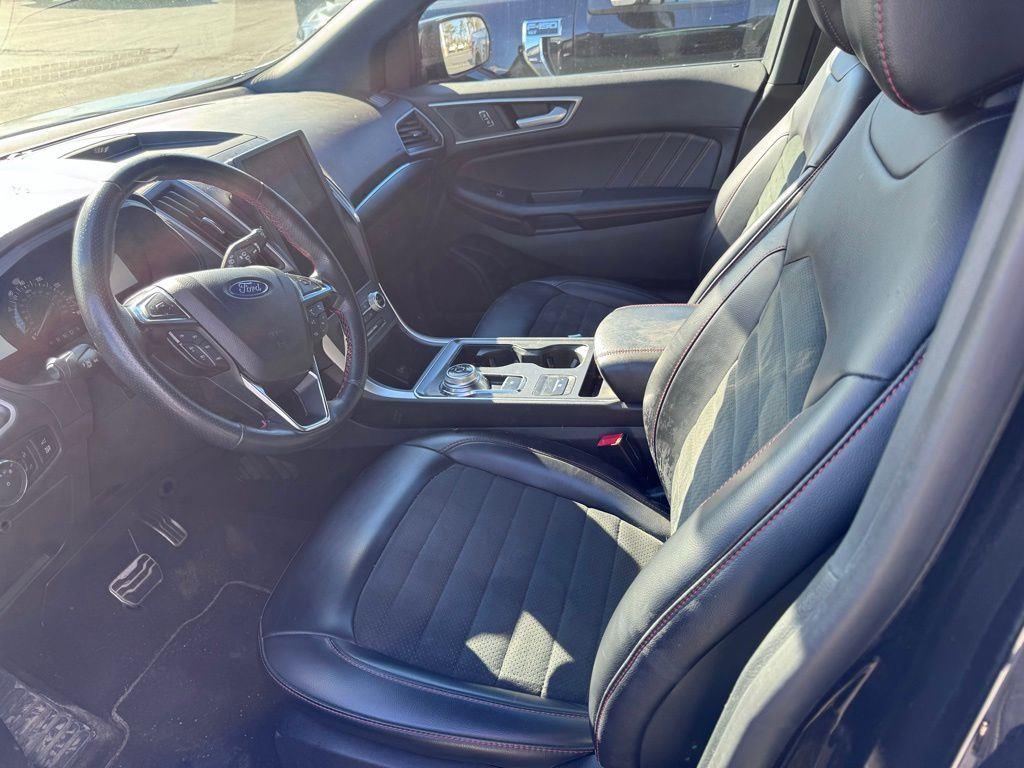 Used 2024 Black Metallic Ford ST Line image 5