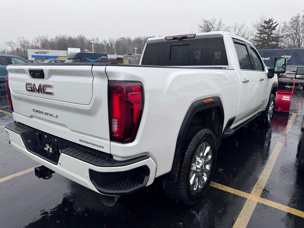 Used 2021 White Frost GMC Denali image 4