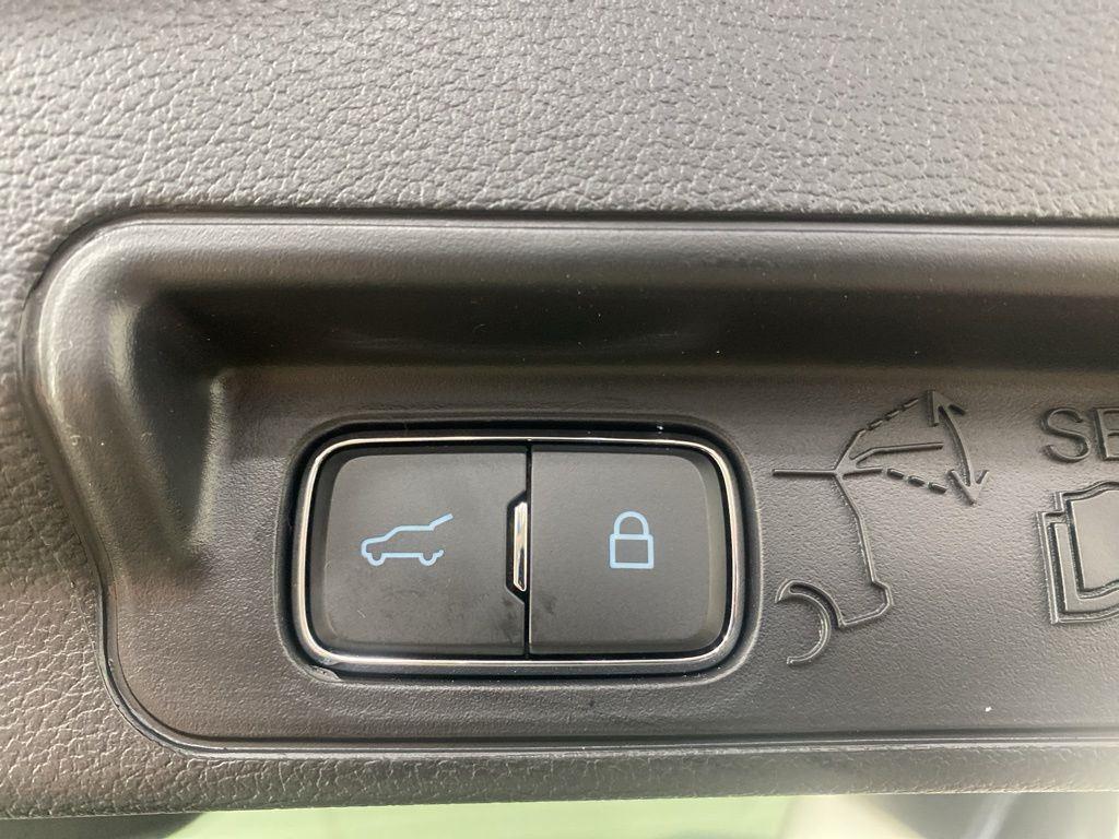 Used 2025 Vapor Blue Ford Active image 17