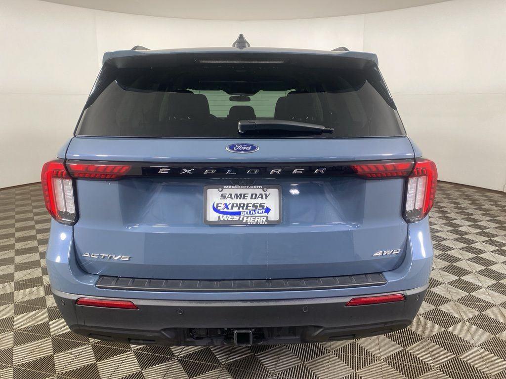 Used 2025 Vapor Blue Ford Active image 19