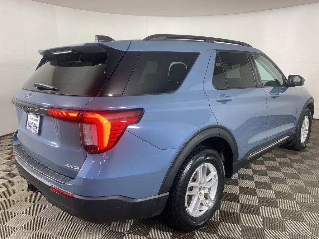 Used 2025 Vapor Blue Ford Active image 21