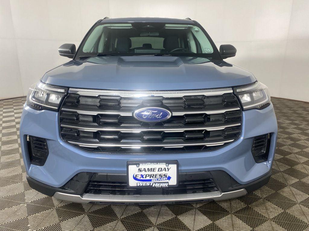 Used 2025 Vapor Blue Ford Active image 23