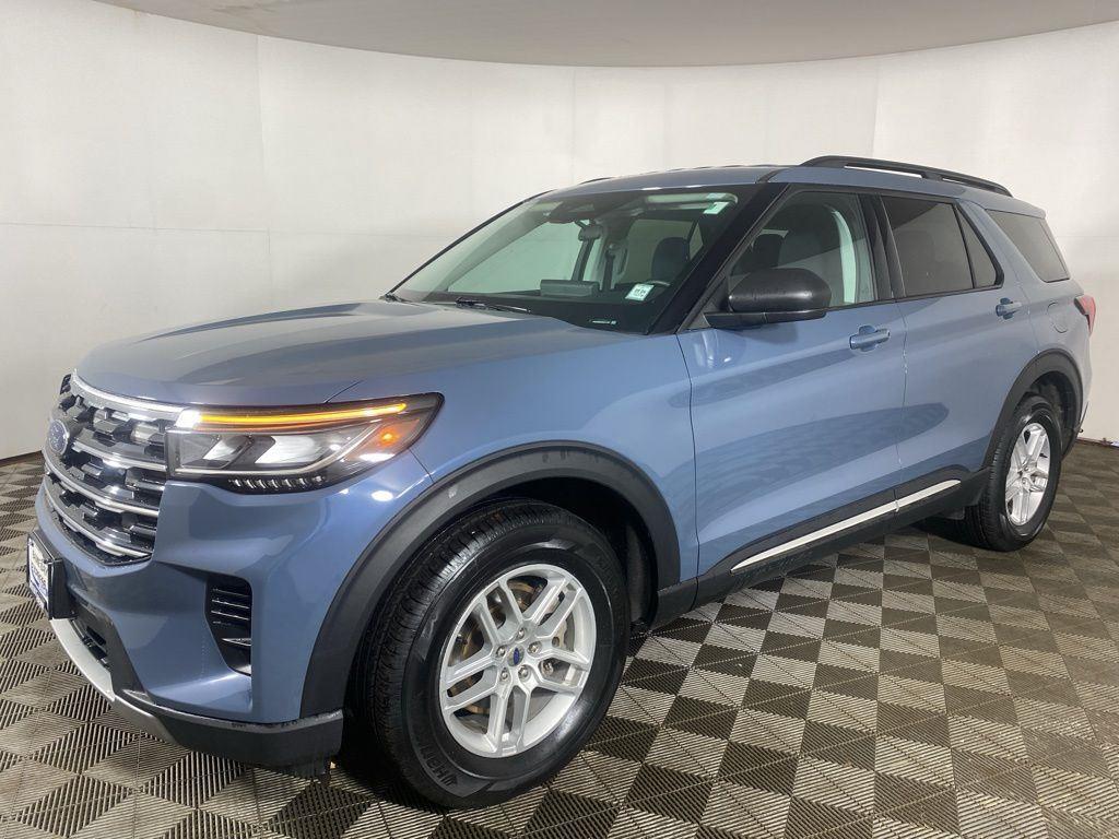 Used 2025 Vapor Blue Ford Active image 24