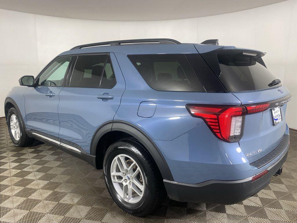 Used 2025 Vapor Blue Ford Active image 26