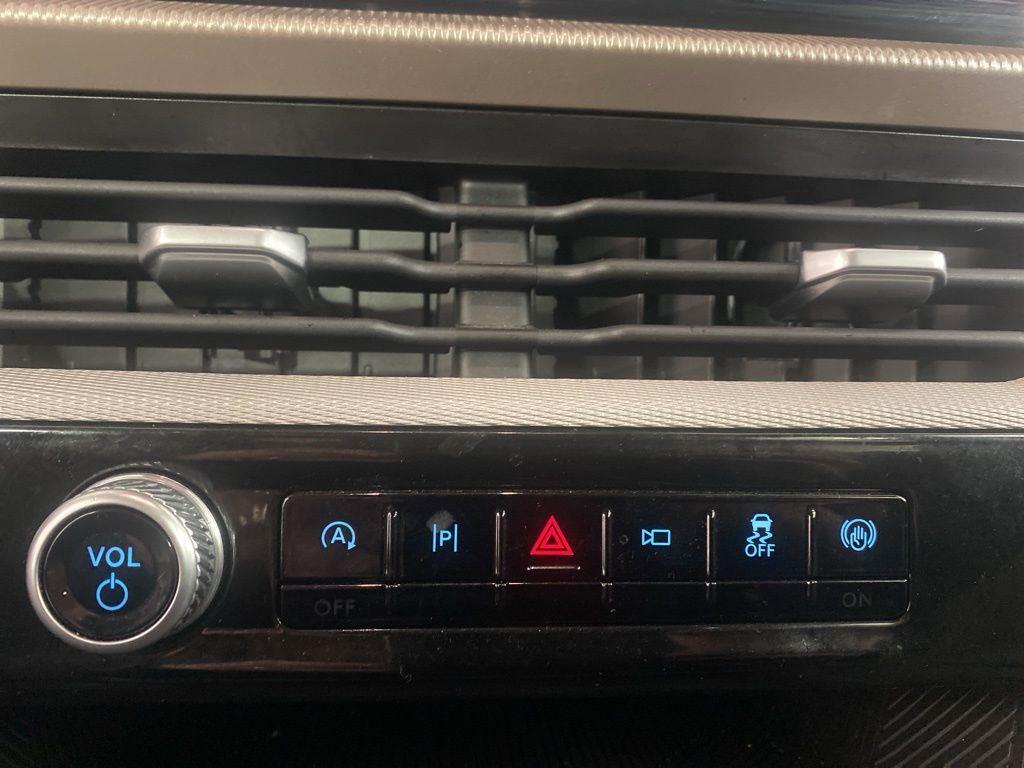 Used 2025 Vapor Blue Ford Active image 4