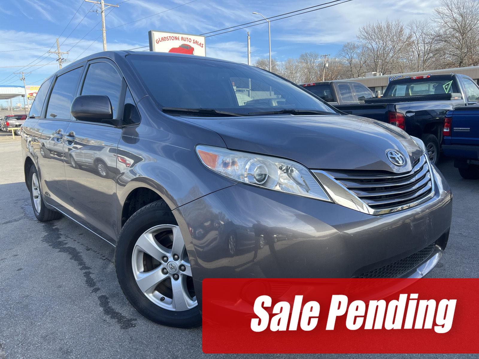Predawn Gray Mica 2015 Toyota Sienna LE 7-Passenger Auto Access Seat Minivan Front-Wheel Drive Automatic