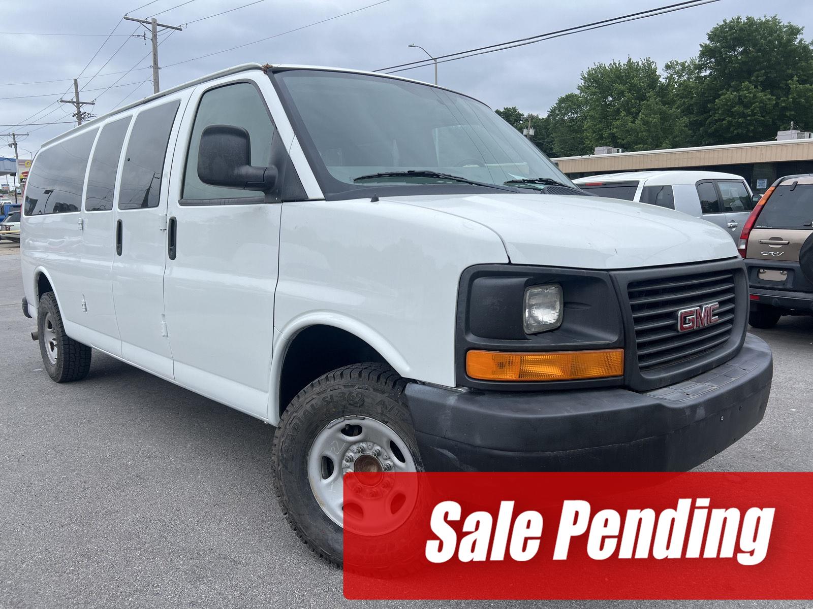 Summit White 2013 GMC Savana Van Rear-Wheel Drive 6-Speed Automatic