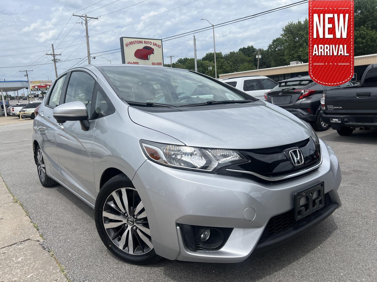 Alabaster Silver Metallic 2016 Honda Fit Hatchback Front-Wheel Drive Continuously Variable Transmission