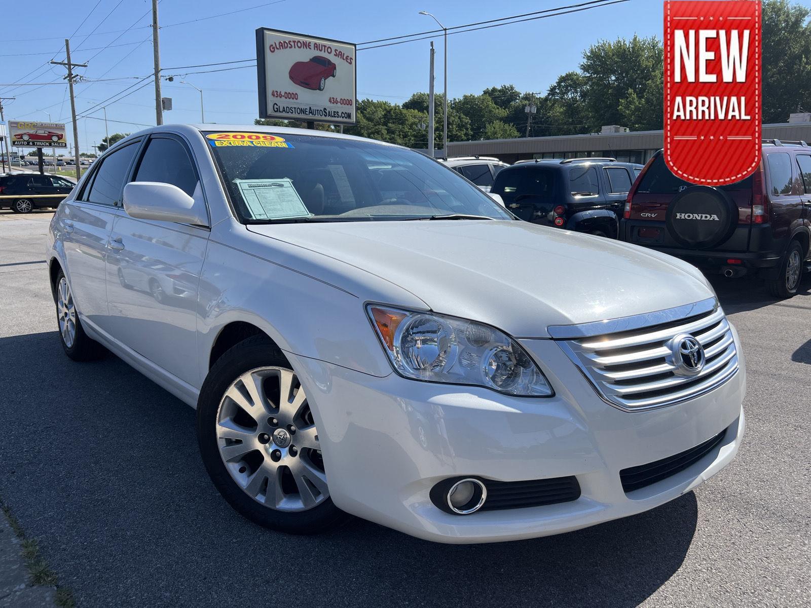 White (Blizzard Pearl) 2009 Toyota Avalon Sedan Front-Wheel Drive Automatic