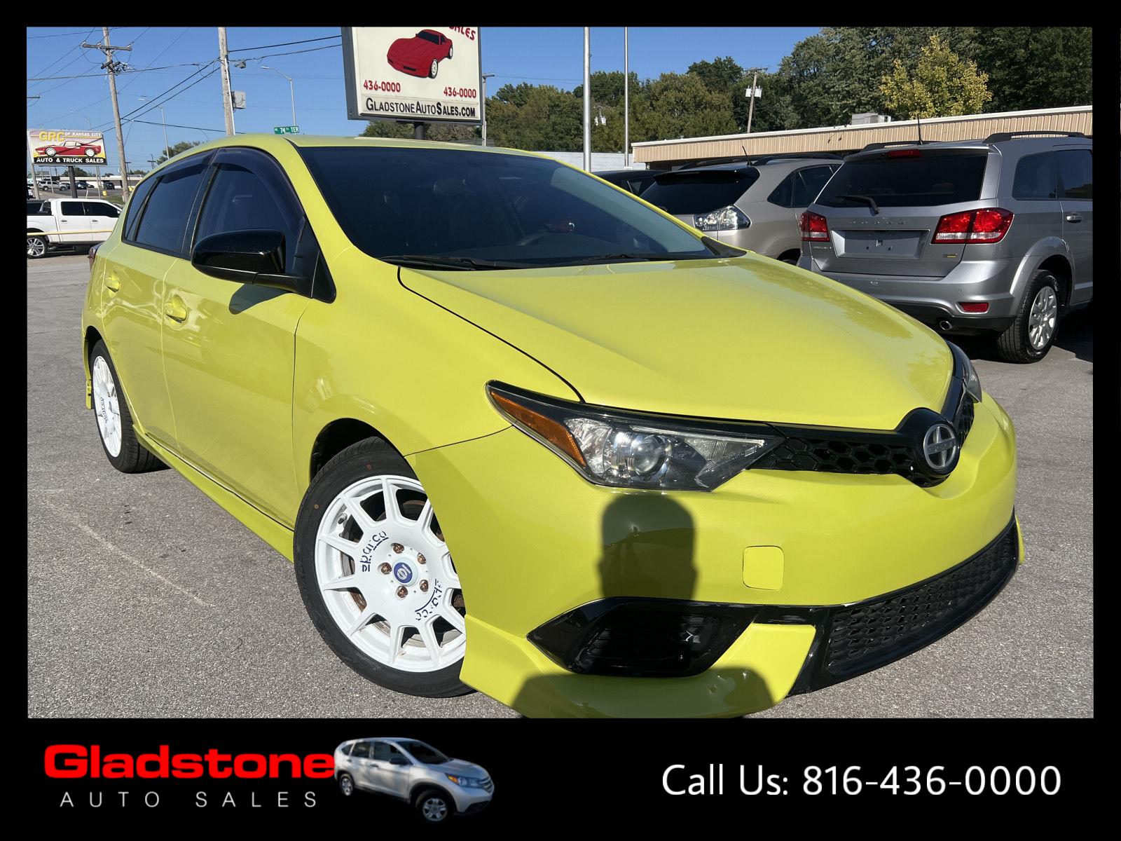 Spring Green 2016 Scion iM Hatchback Front-Wheel Drive Continuously Variable Transmission
