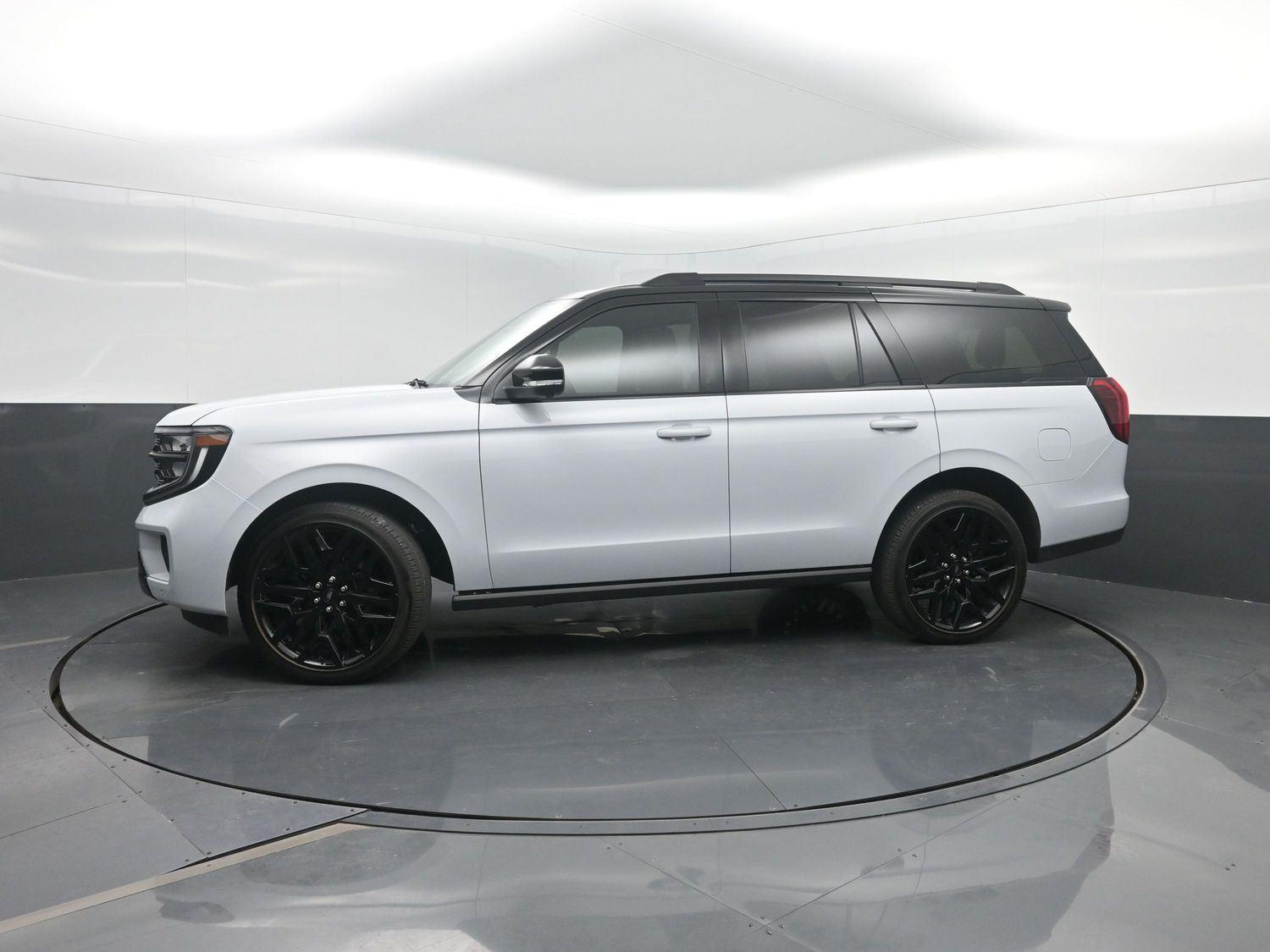 Space Silver 2026 Ford Expedition SUV / Crossover Four-Wheel Drive Automatic