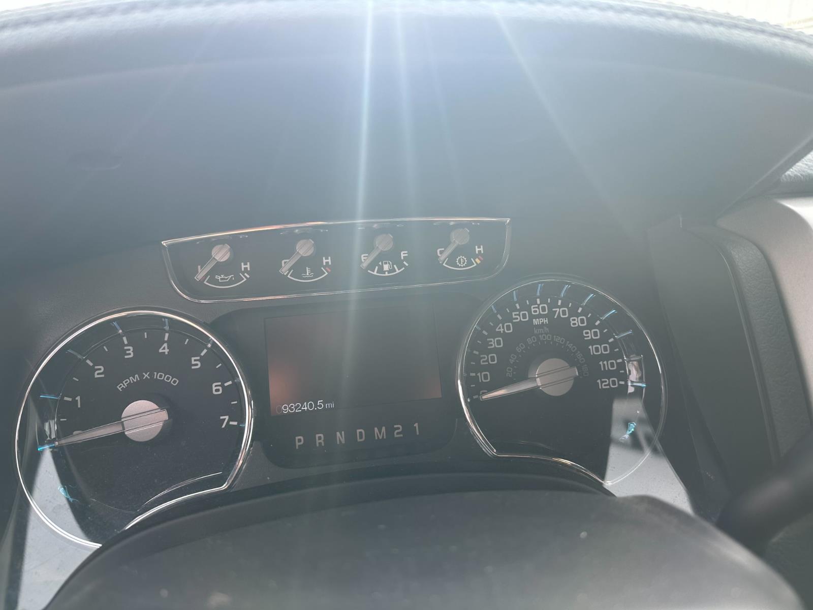 Used 2011 Ingot Silver Metallic Ford Lariat image 7