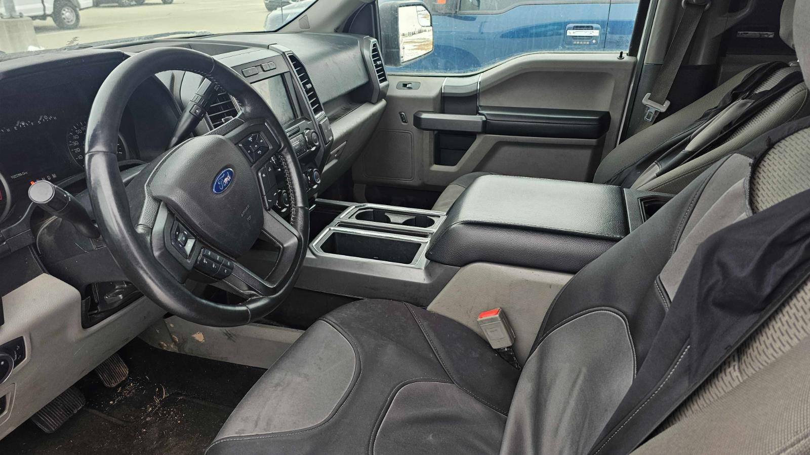 Used 2019 Oxford White FORD  image 9