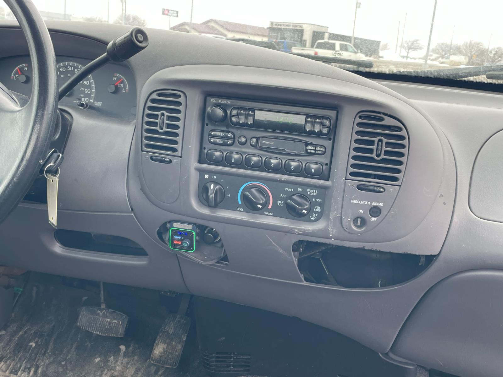 Used 2004 RED Ford XLT image 7