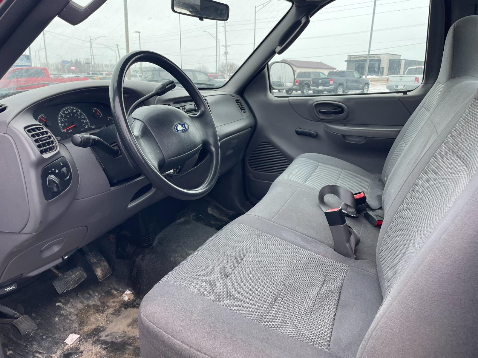 Used 2004 RED Ford XLT image 10