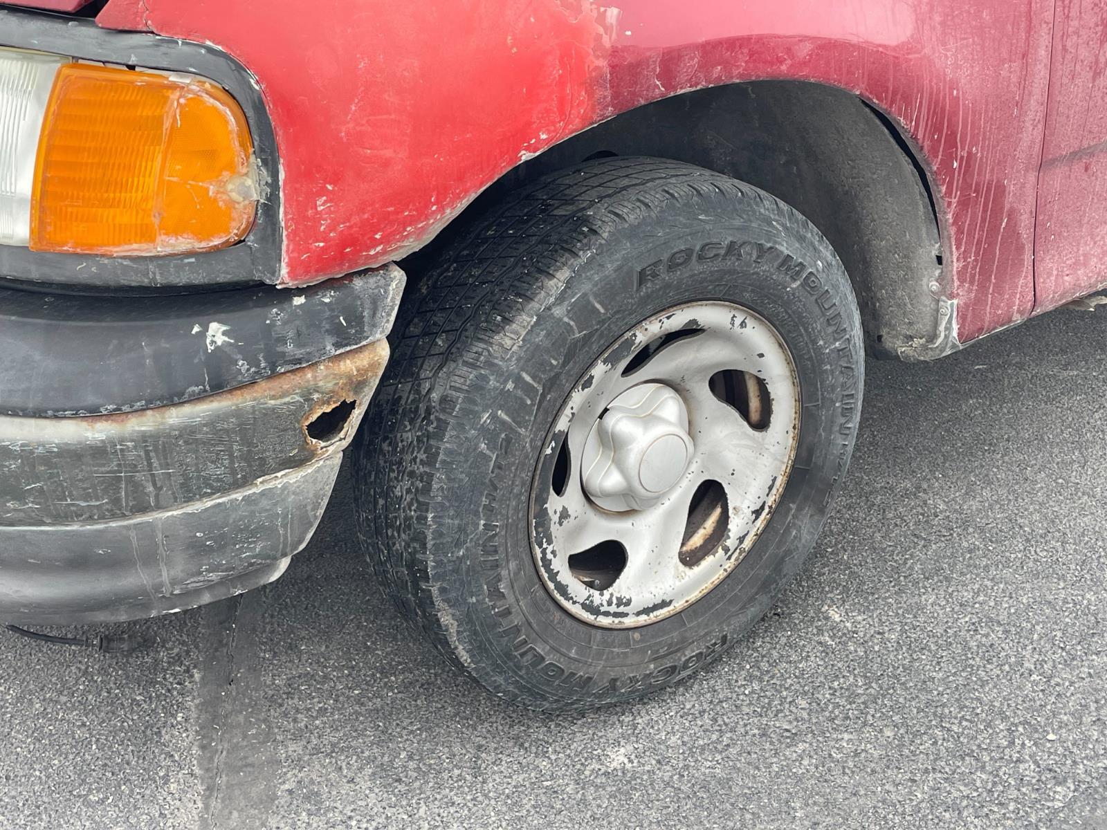 Used 2004 RED Ford XLT image 5