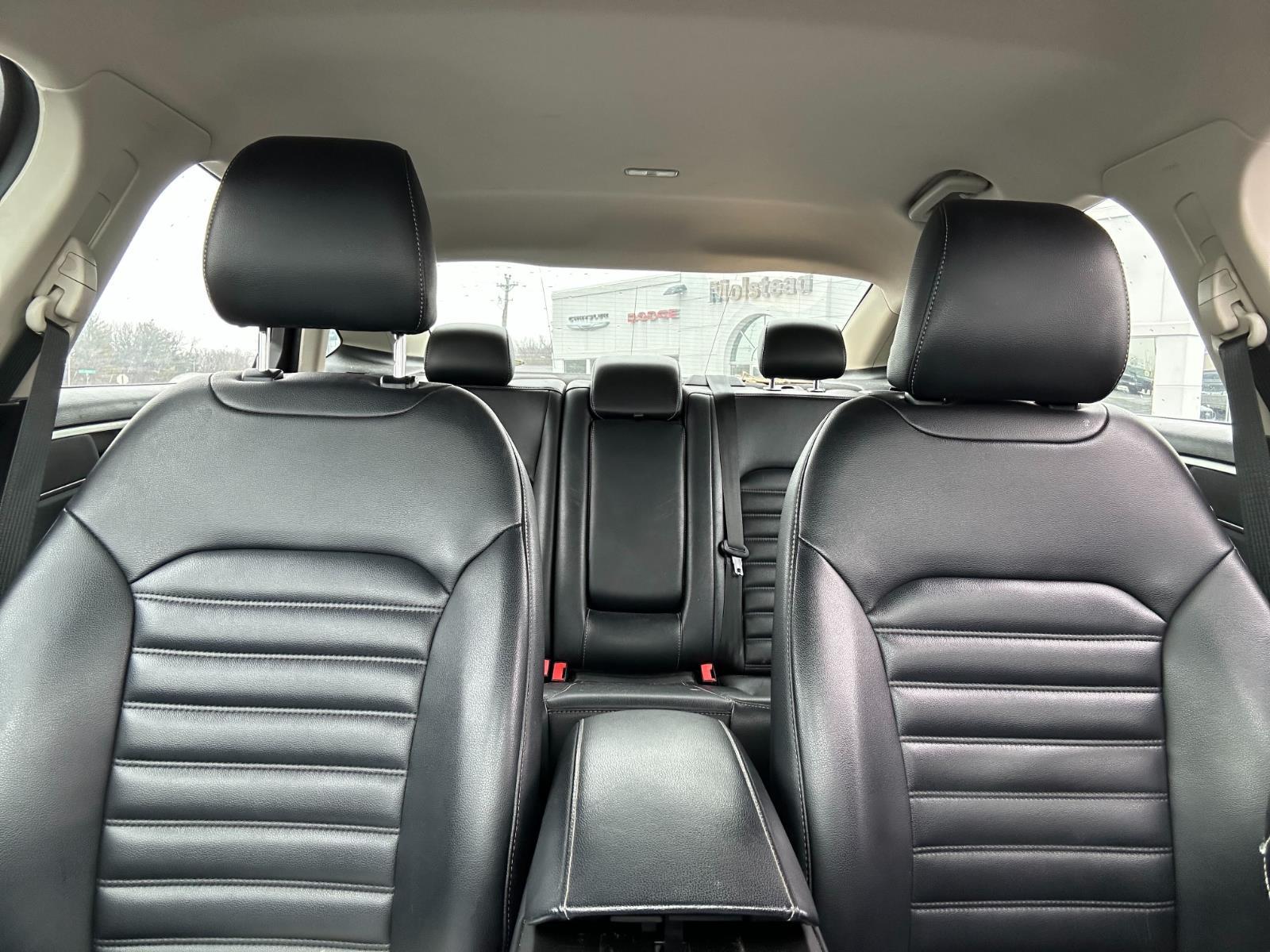 Used 2019 Blue Ford SEL image 10