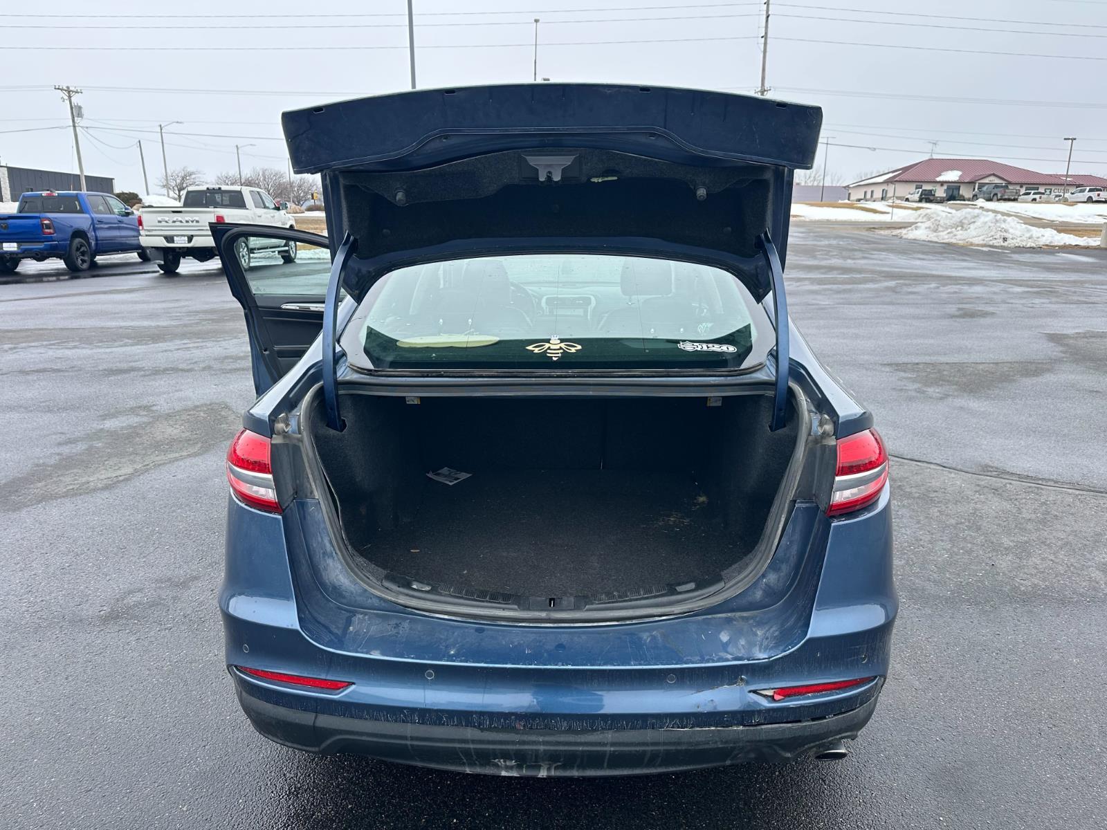 Used 2019 Blue Ford SEL image 6