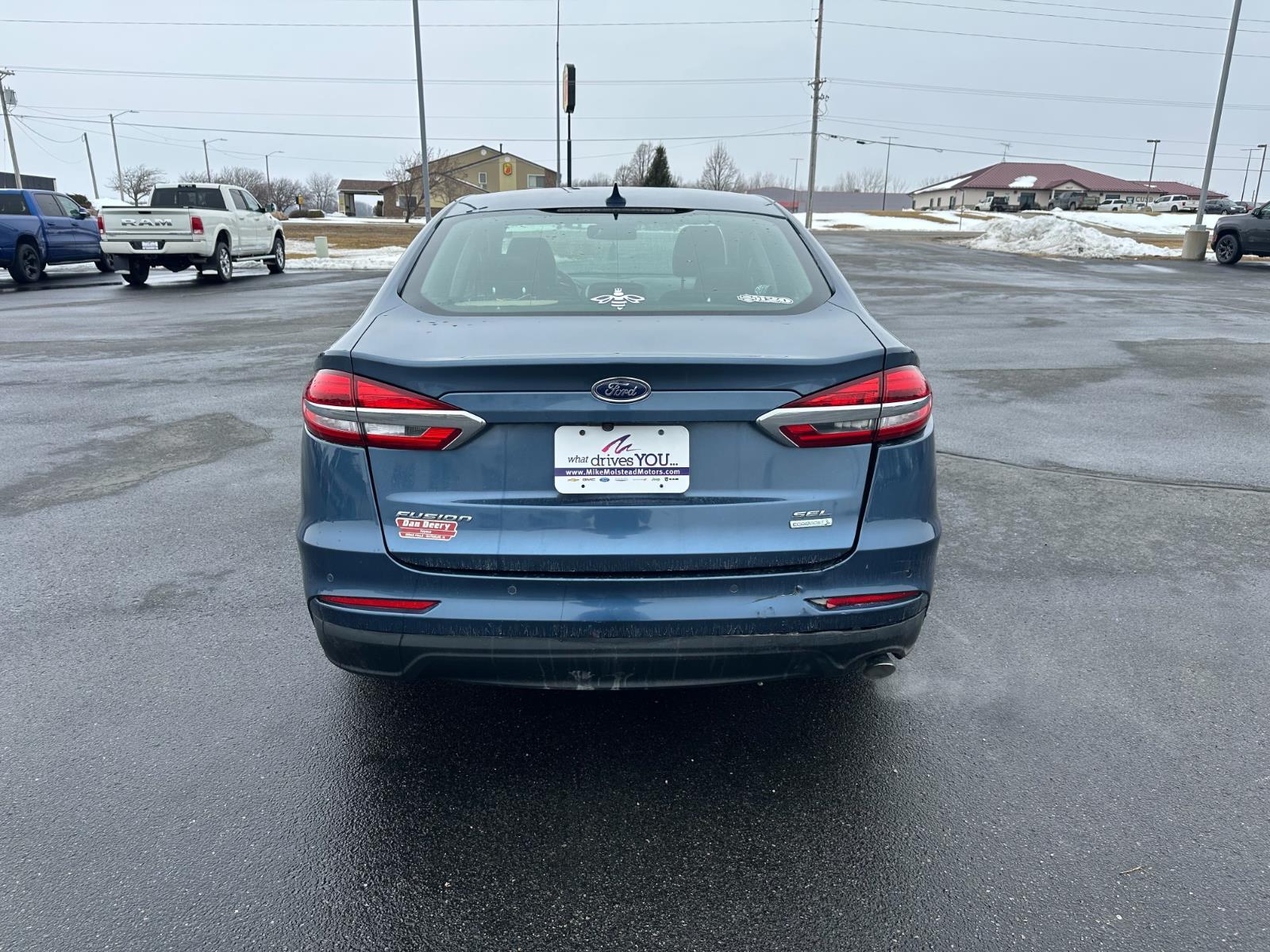 Used 2019 Blue Ford SEL image 4