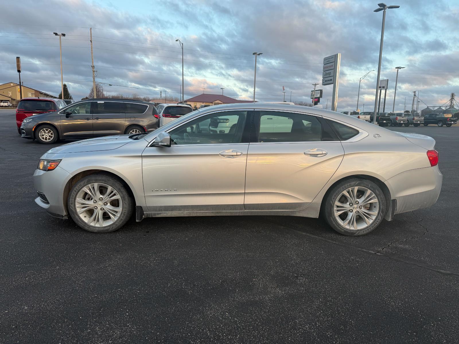 Used 2014 Silver Ice Metallic Chevrolet LT image 2