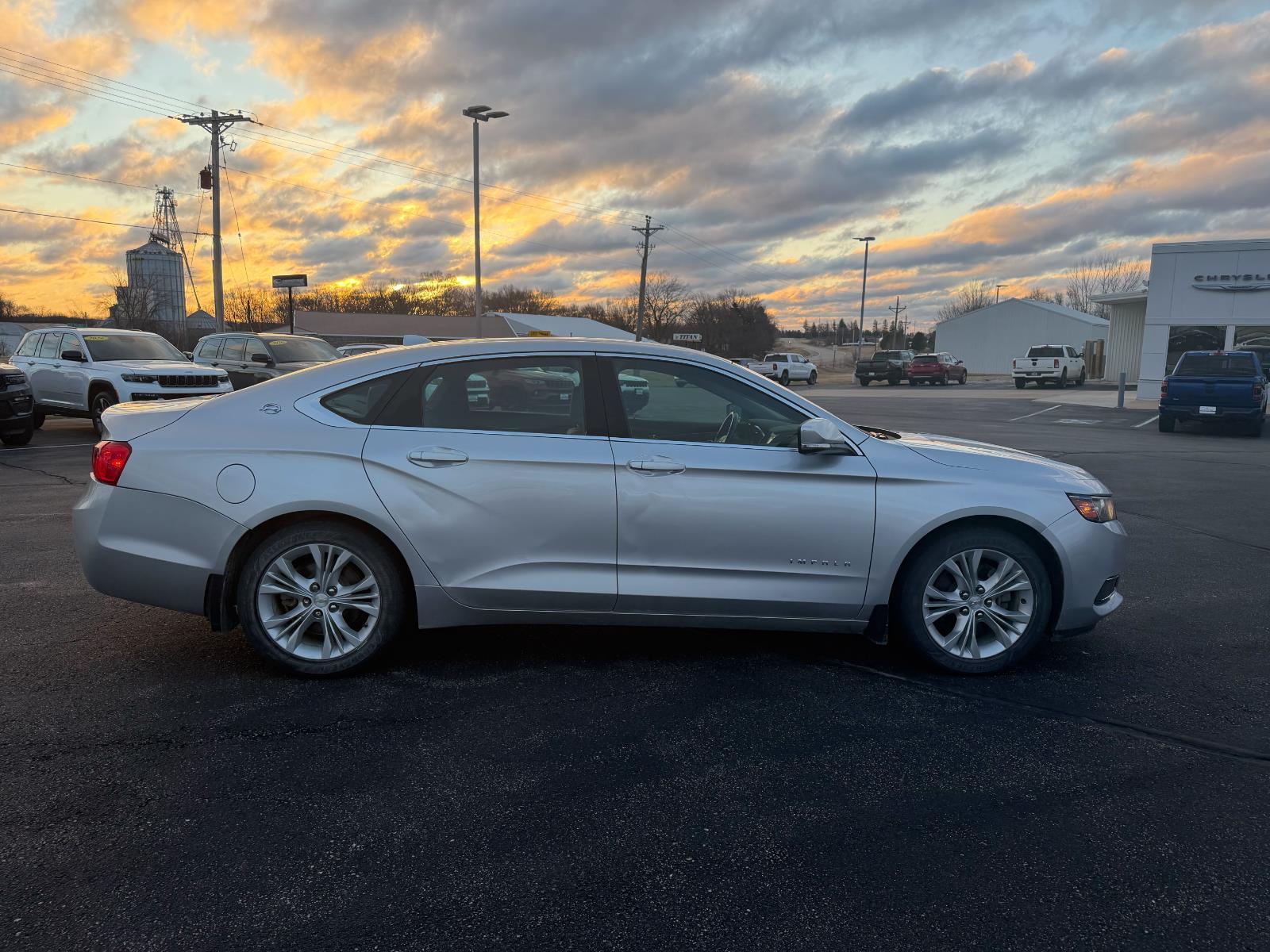 Used 2014 Silver Ice Metallic Chevrolet LT image 8