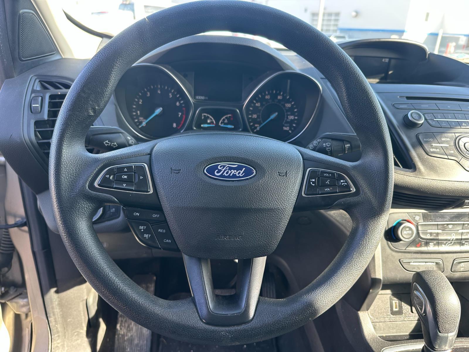 Used 2018 White Gold Ford SE image 9