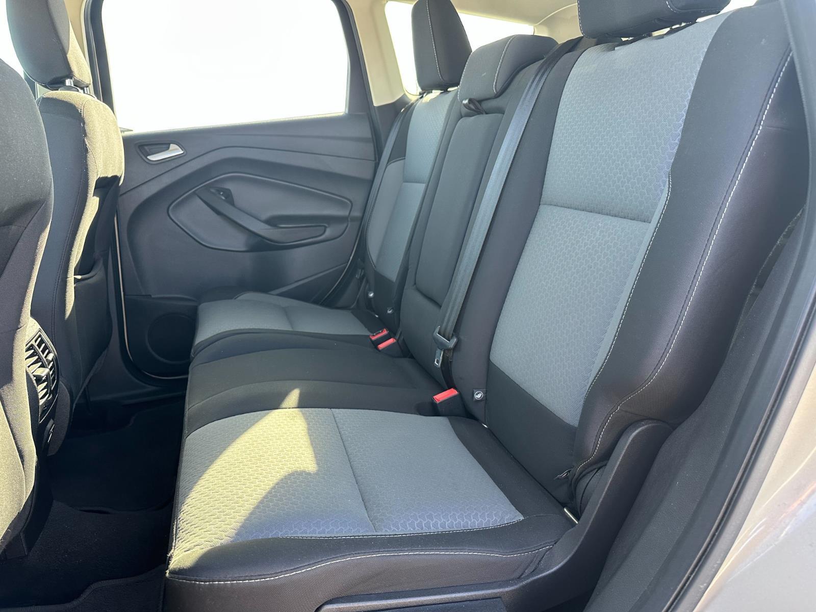 Used 2018 White Gold Ford SE image 10