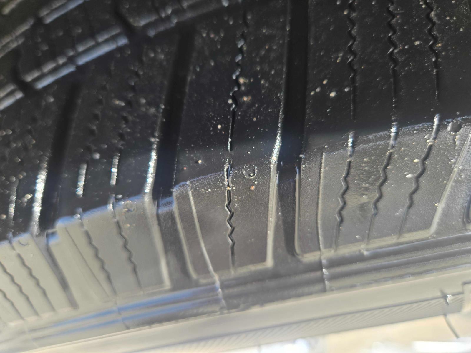 Used 2020 Red Horizon Tintcoat Cadillac AWD Premium Luxury image 5