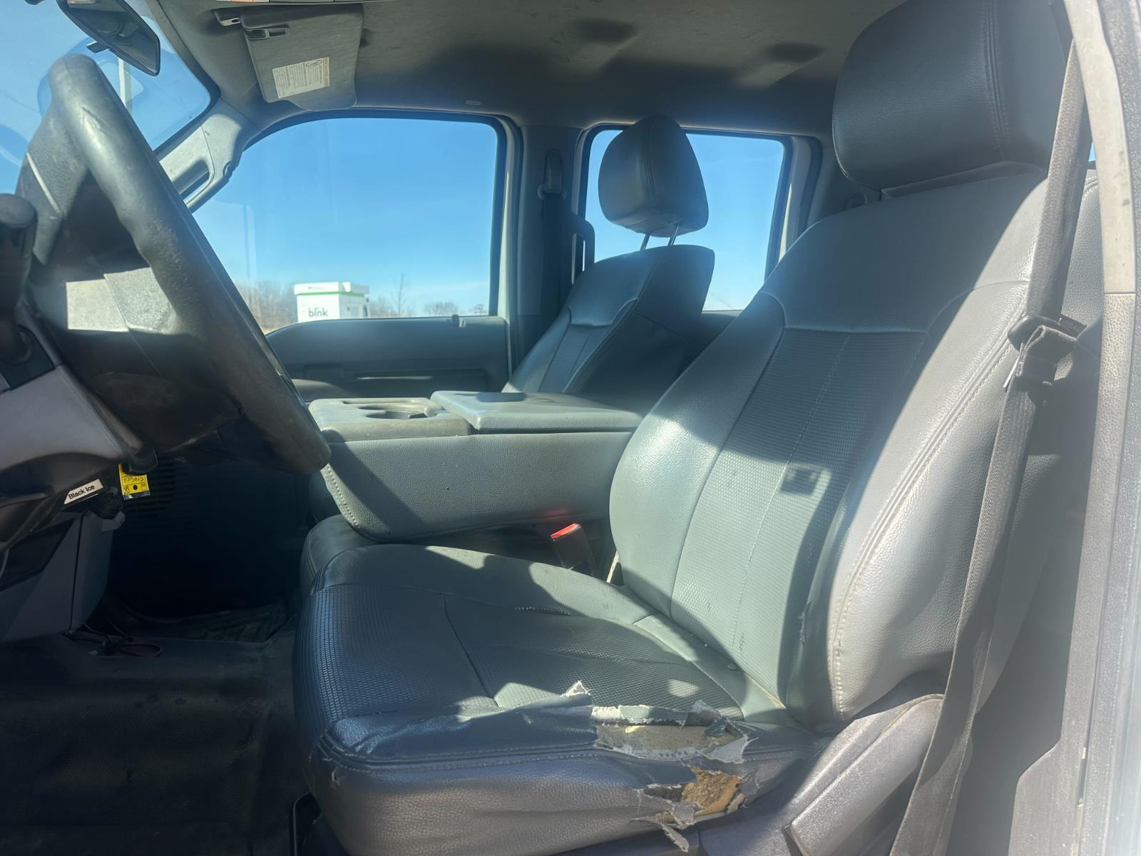 Used 2015 Oxford White FORD  image 7