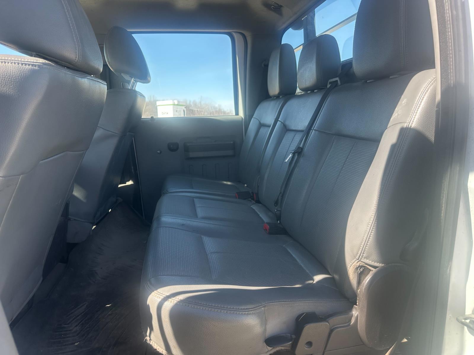 Used 2015 Oxford White FORD  image 8