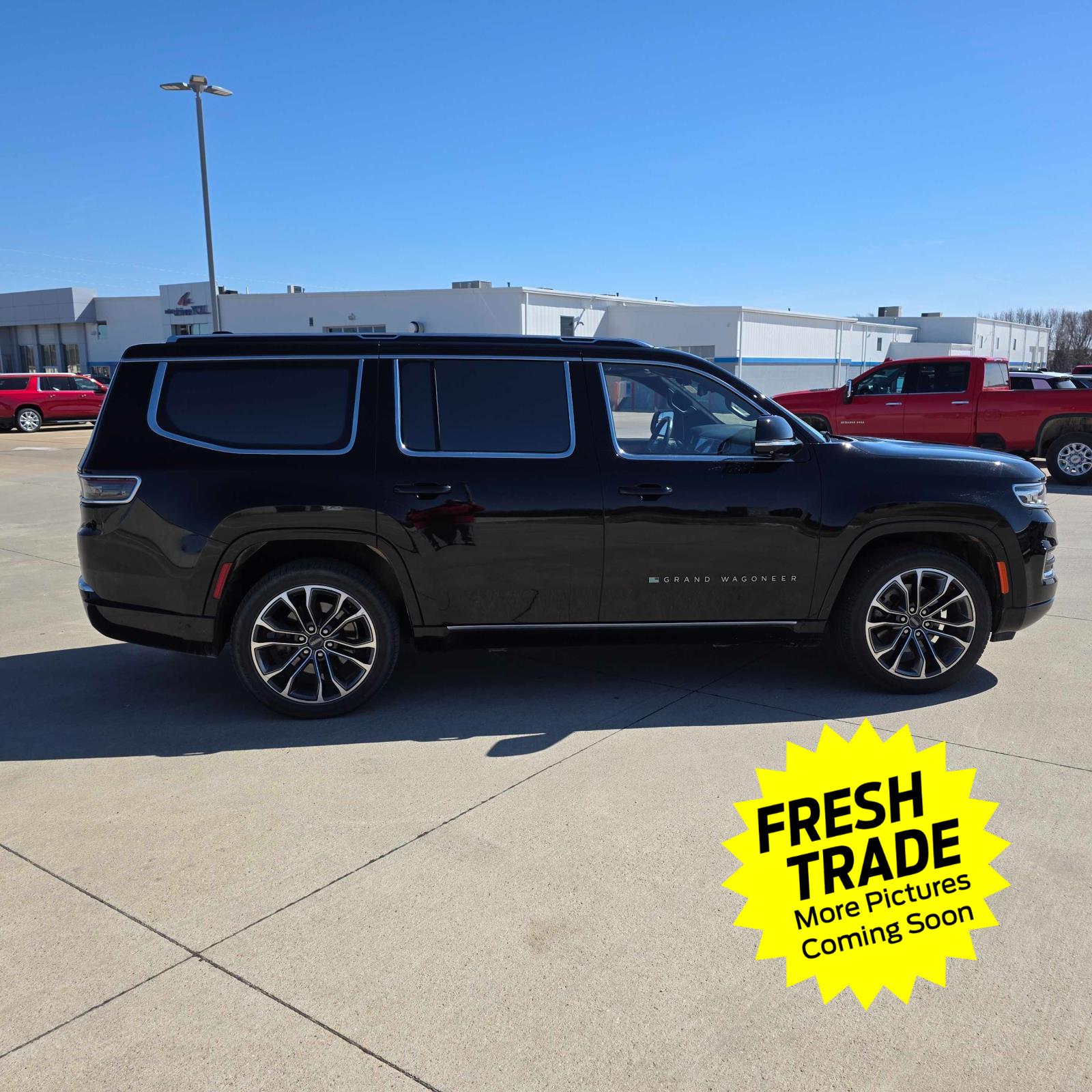 Used 2022 Diamond Black Crystal Pearlcoat Jeep Series III image 7