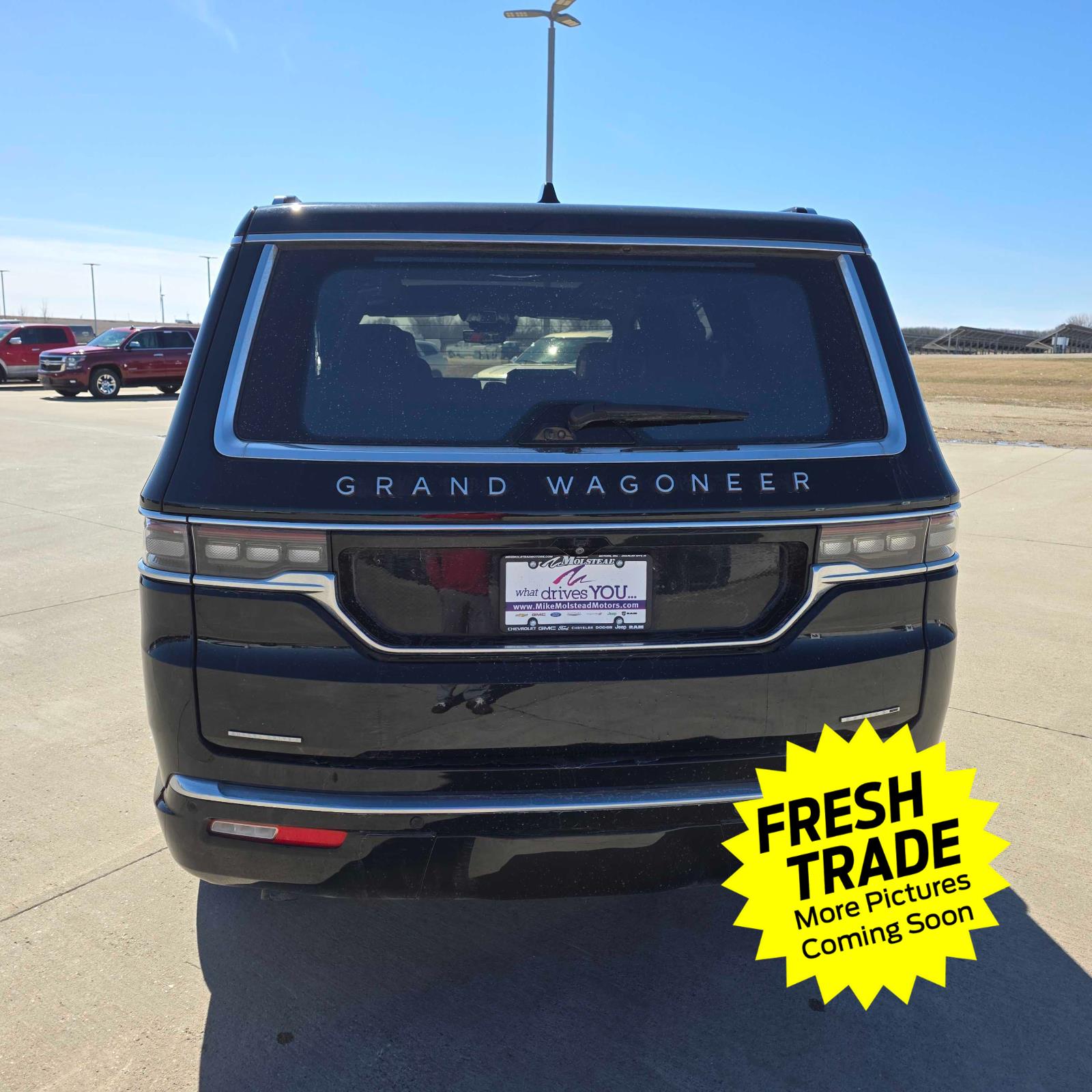 Used 2022 Diamond Black Crystal Pearlcoat Jeep Series III image 8