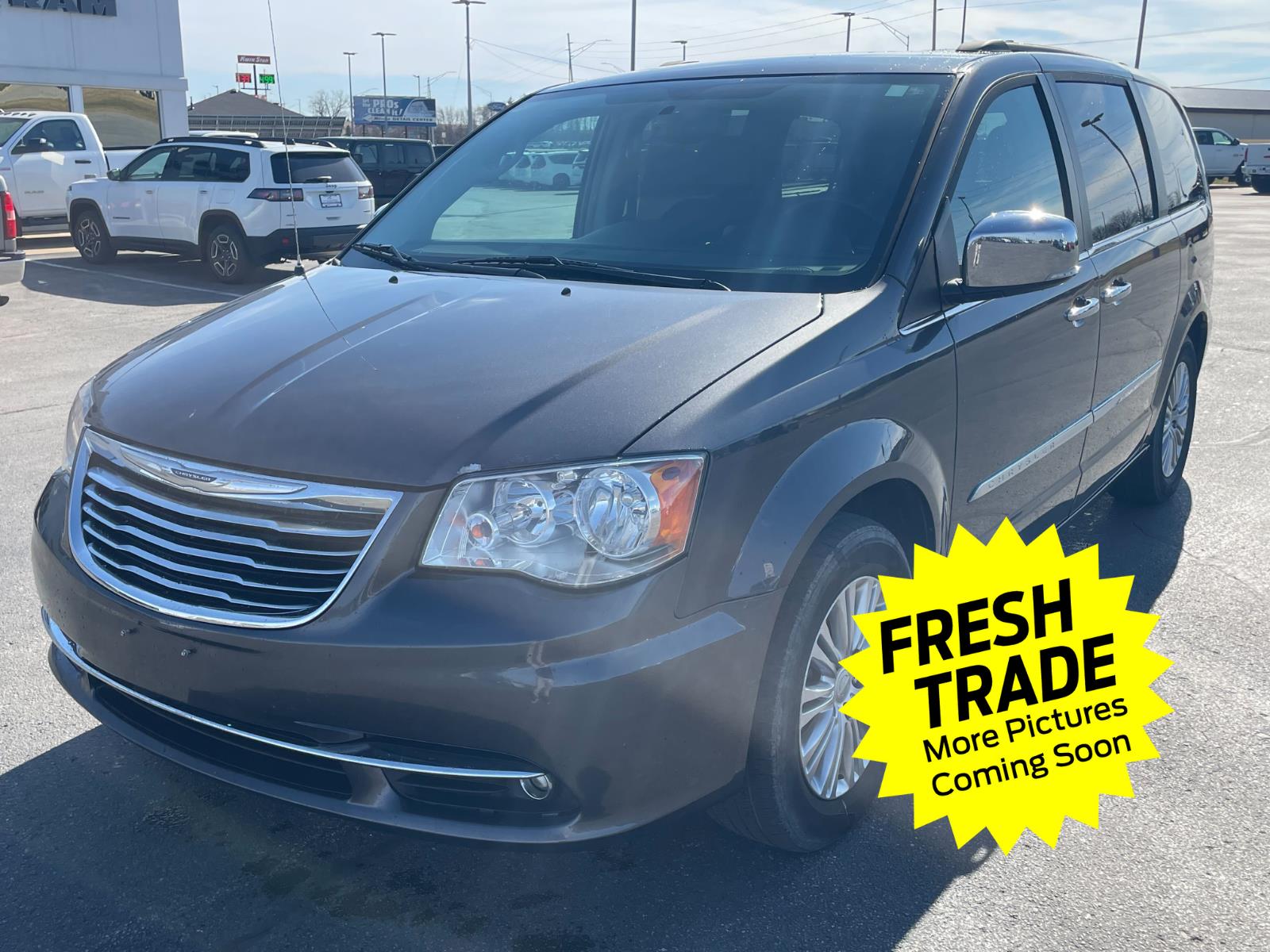 2016 Chrysler Town & Country Touring-L FWD