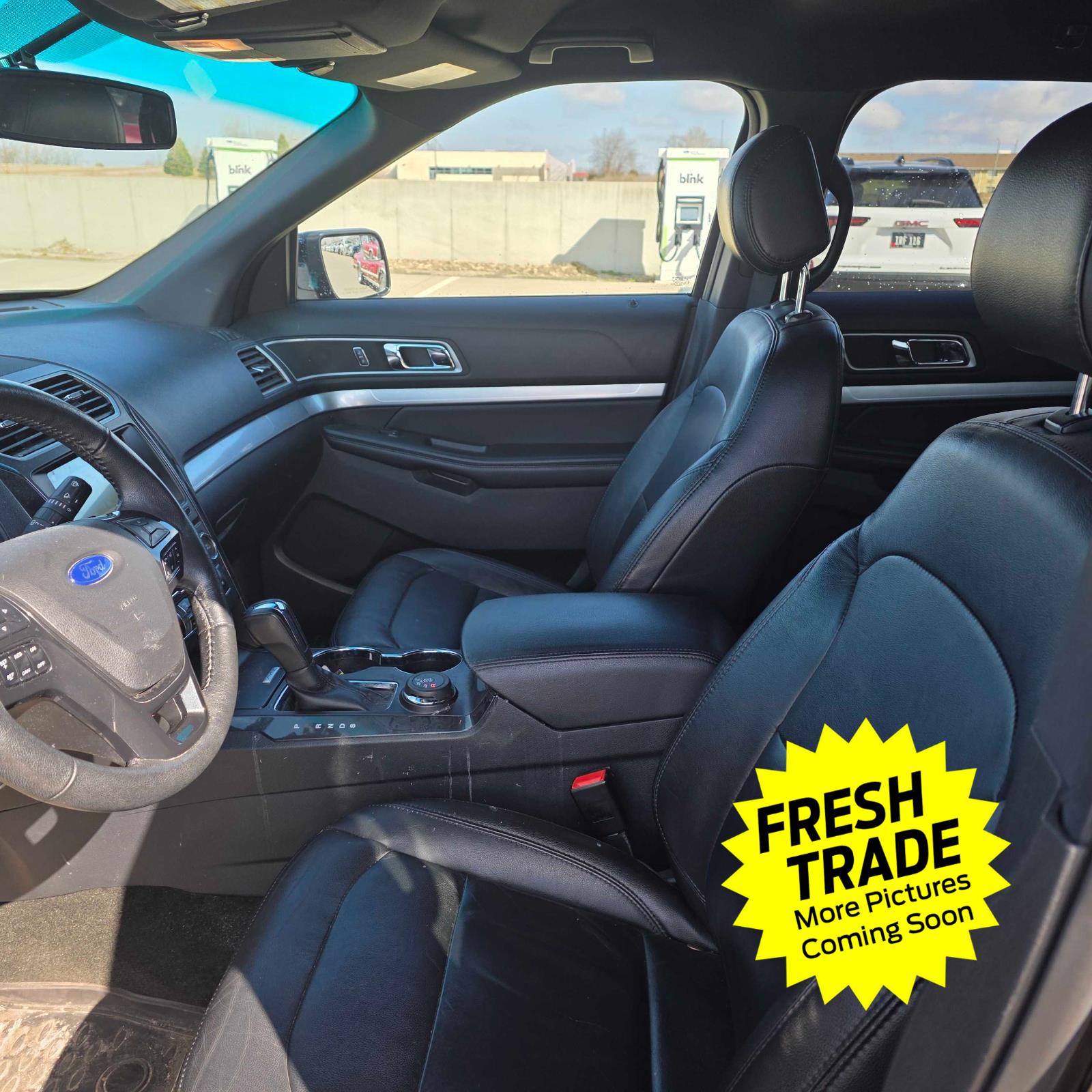 Used 2017 White Platinum Metallic Tri-Coat Ford XLT image 4