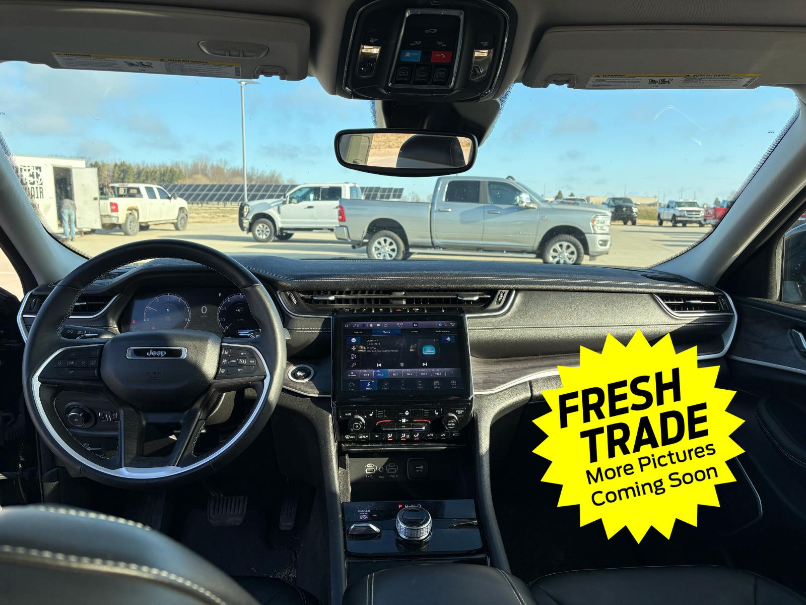 Used 2022 Diamond Black Crystal Pearlcoat Jeep Limited image 9