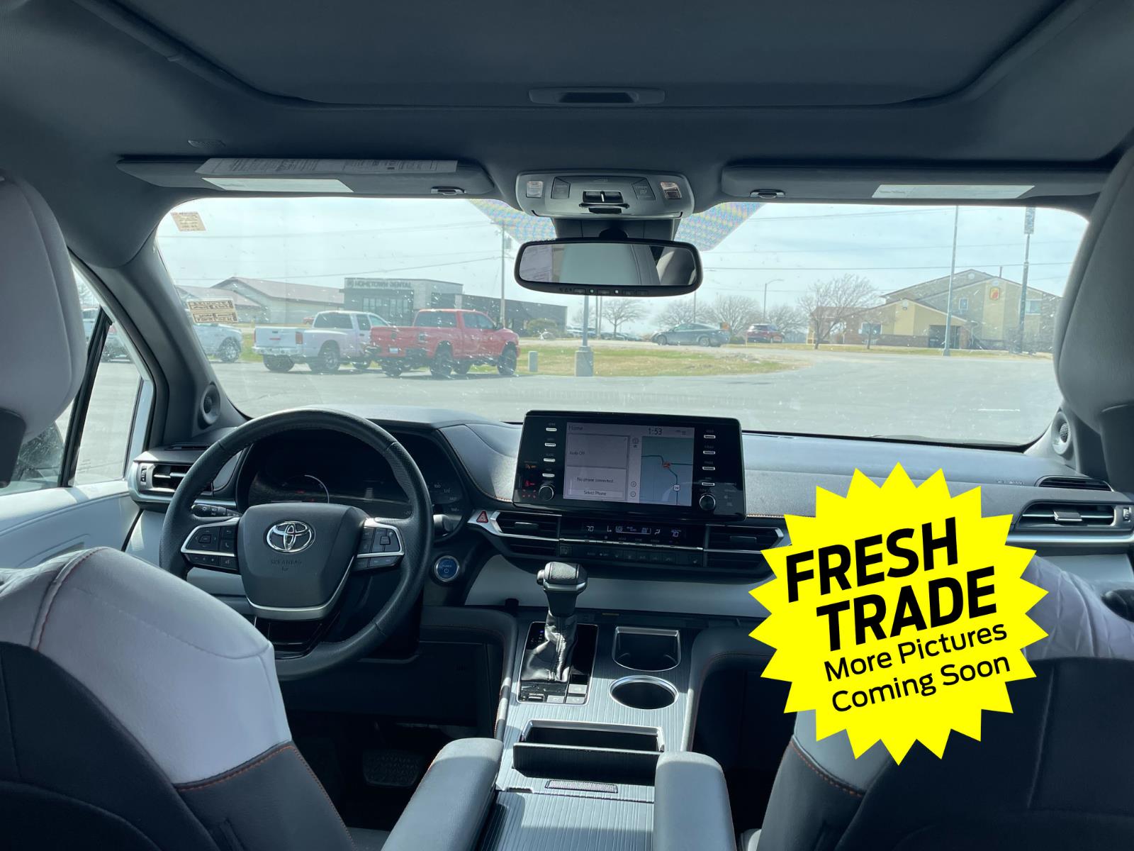 Used 2022 White Toyota XSE 7-Passenger image 9