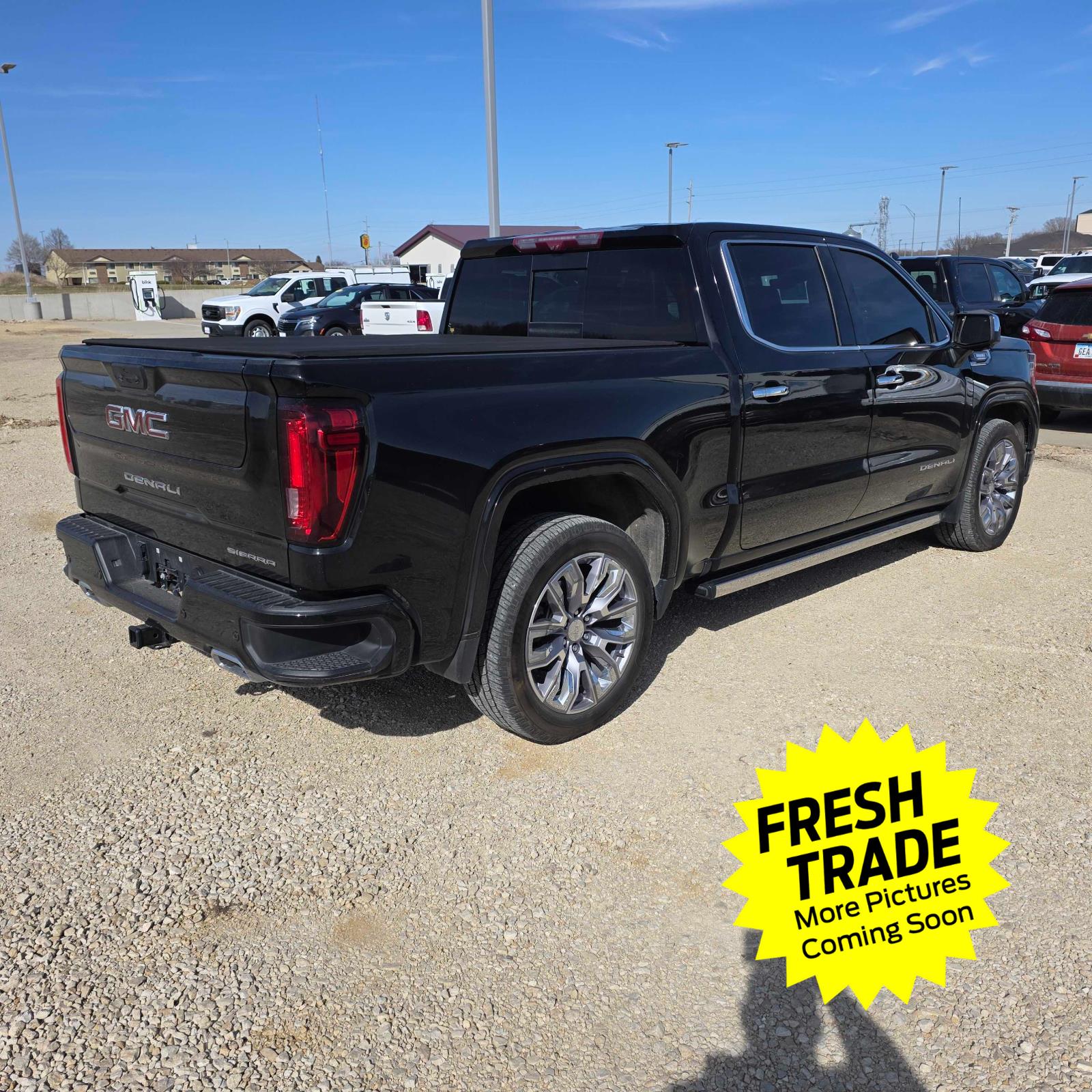 Used 2023 Onyx Black GMC Denali image 4
