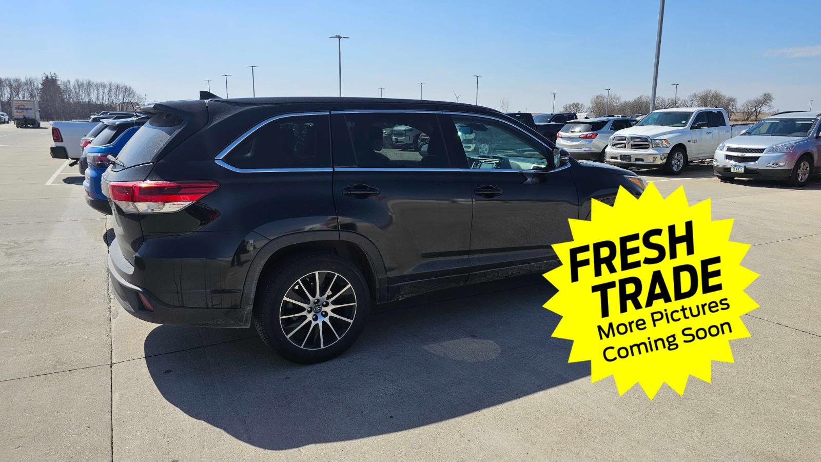 Used 2017 Midnight Black Metallic Toyota SE image 4