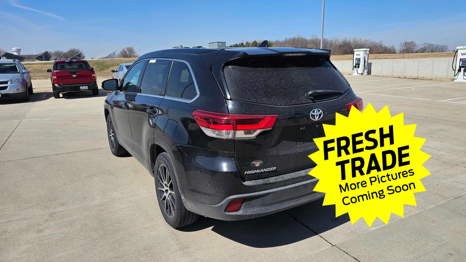 Used 2017 Midnight Black Metallic Toyota SE image 7