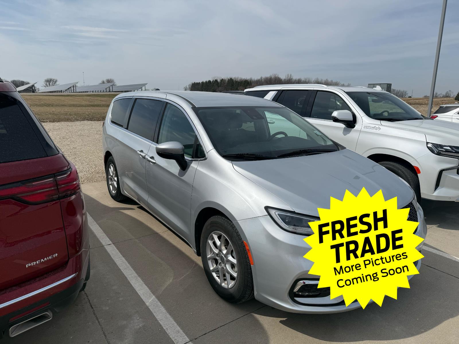 Used 2023 Silver Mist Clearcoat Chrysler Touring L image 4