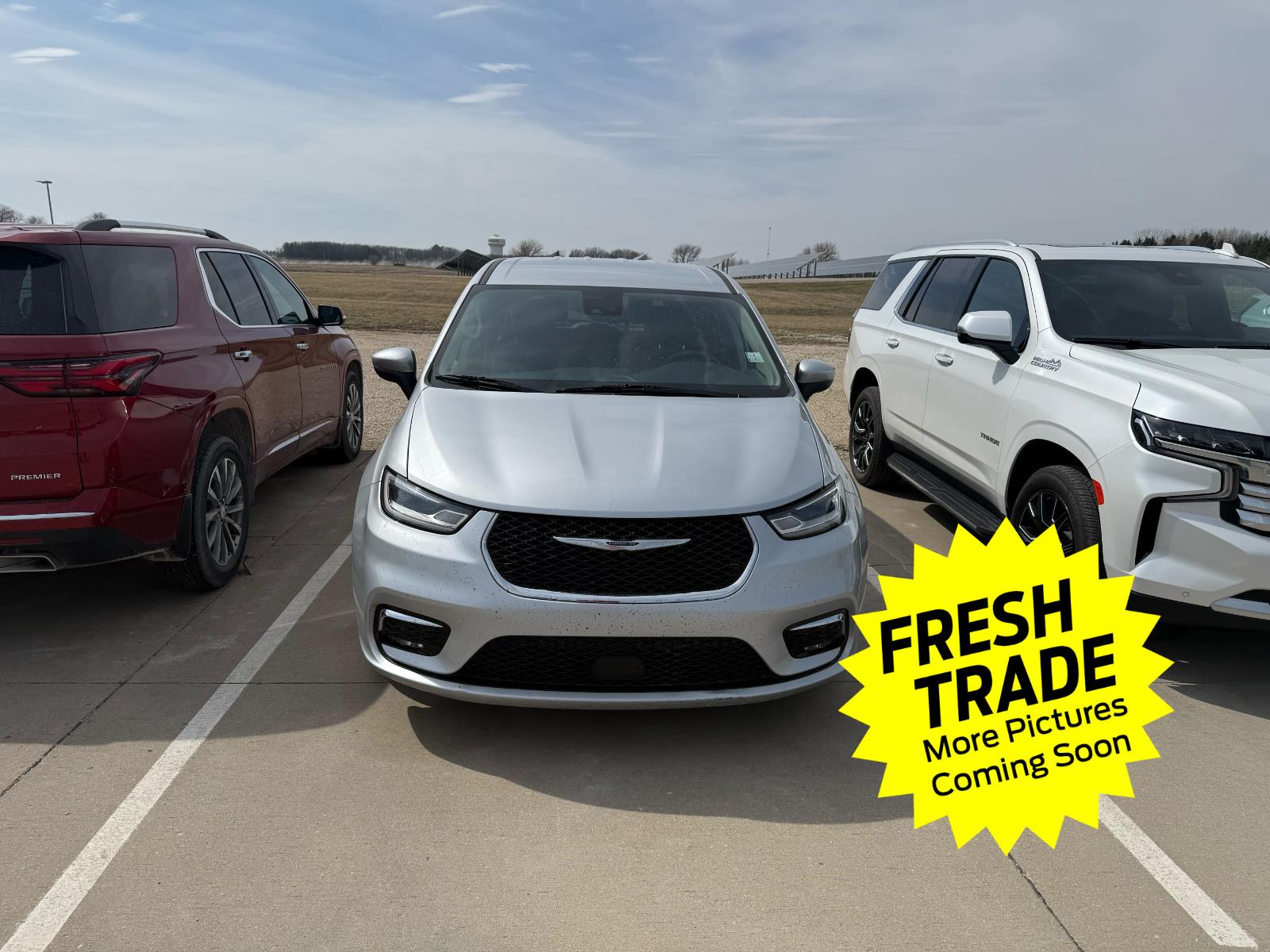 Used 2023 Silver Mist Clearcoat Chrysler Touring L image 5