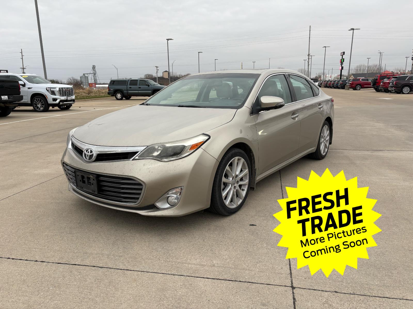 Used 2015 Creme Brulee Mica Toyota Limited image 3