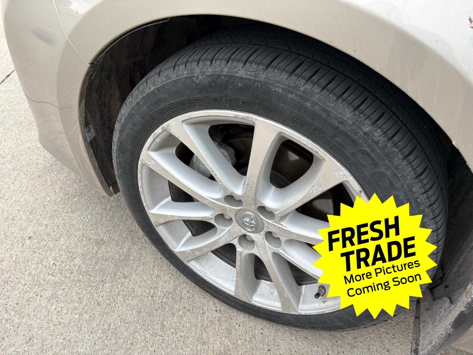 Used 2015 Creme Brulee Mica Toyota Limited image 10