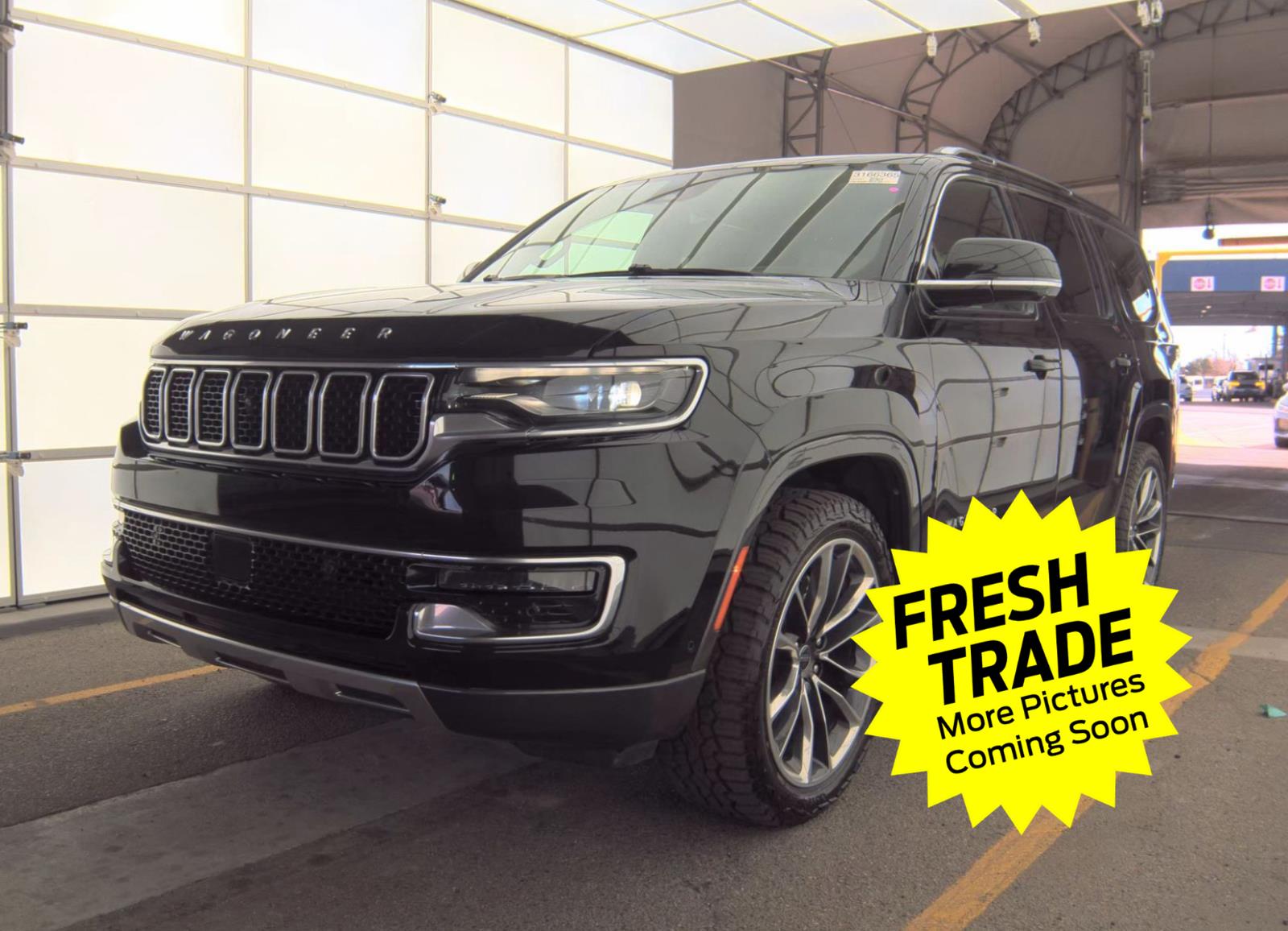 Diamond Black Crystal Pearl 2022 Jeep Wagoneer Series III 4WD SUV / Crossover Four-Wheel Drive 8-Speed Automatic